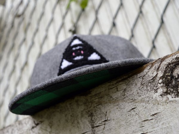 画像3: NUGGLIFE Stoned Eye Chenille Wool ストラップバック キャップ 帽子 (3)